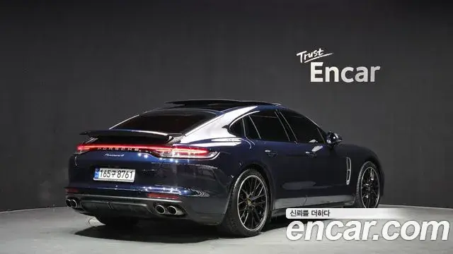 Porsche Panamera 2023 — Şəkil 9/20