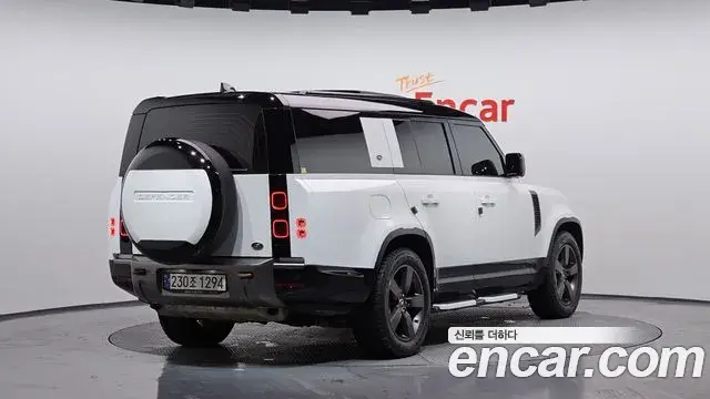 Land Rover Defender 2023 — Photo 11/20