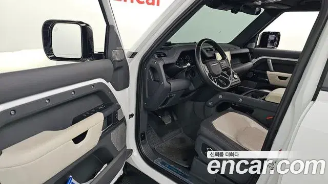Land Rover Defender 2023 — Photo 9/20