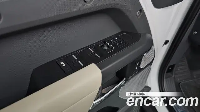Land Rover Defender 2023 — Photo 13/20