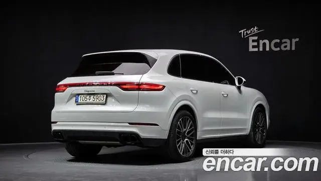 Porsche Cayenne 2019 — Фото 2/20