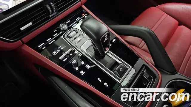 Porsche Cayenne 2019 — Фото 9/20