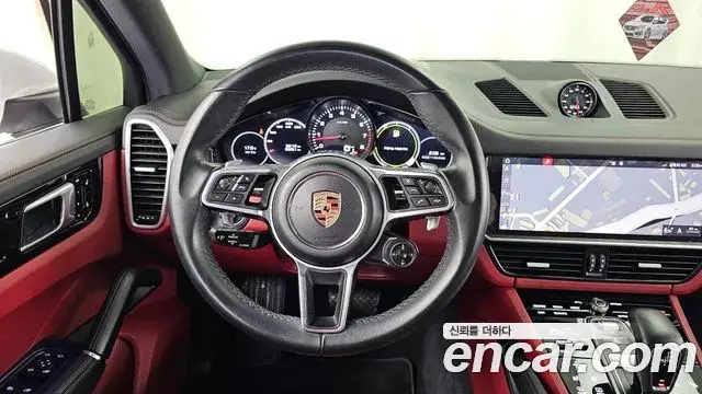 Porsche Cayenne 2019 — Фото 13/20