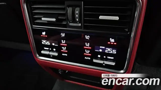 Porsche Cayenne 2019 — Фото 19/20