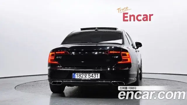 Volvo S90 2020 — Photo 17/20