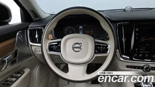 Volvo S90 2020 — Photo 9/20