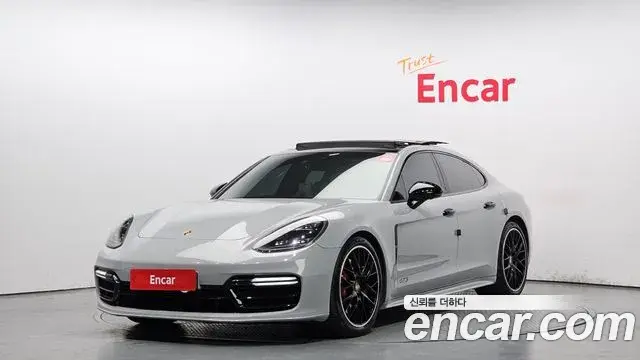 Porsche Panamera 2019 — Фото 1/20