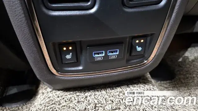Jeep Grand Cherokee 2018 — ფოტო 15/20