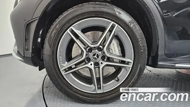 Mercedes-Benz GLC-Class 2021 — Photo 10/20