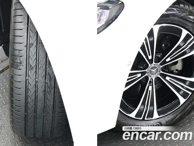 Mercedes-Benz E-Class 2025 — Фото 19/20