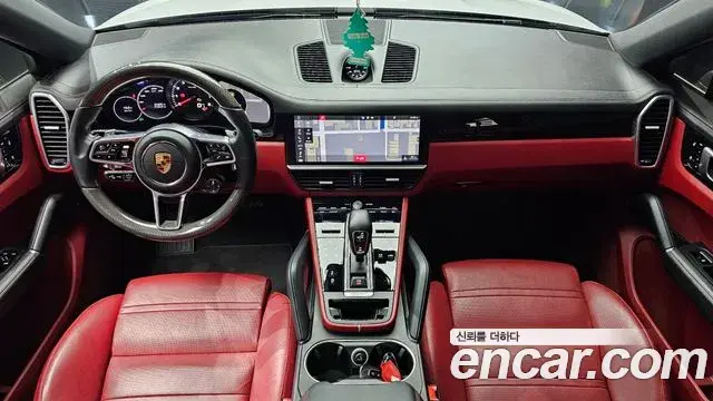Porsche Cayenne 2020 — ფოტო 5/20