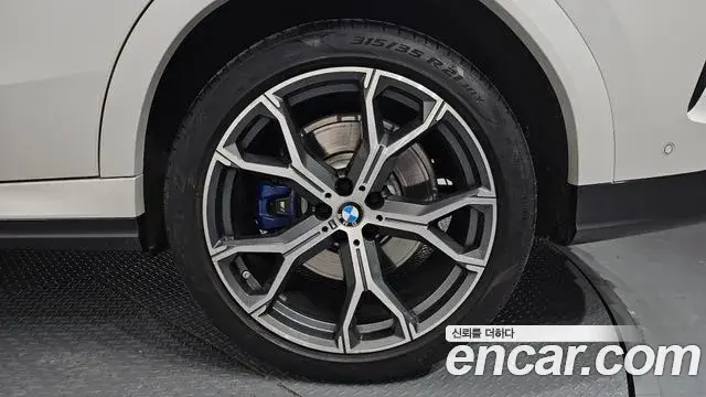 BMW X6 2021 — Photo 2/20