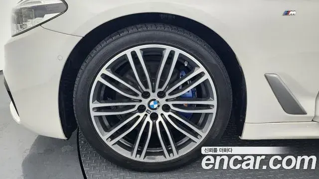 BMW 5 Series 2019 — Şəkil 6/20
