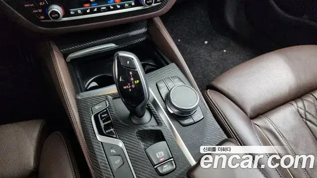 BMW 5 Series 2019 — Şəkil 14/20