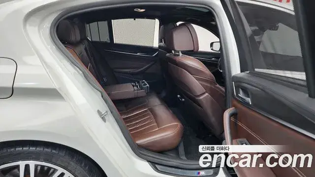 BMW 5 Series 2019 — Şəkil 7/20