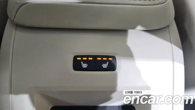 Volvo XC60 2021 — ფოტო 9/20