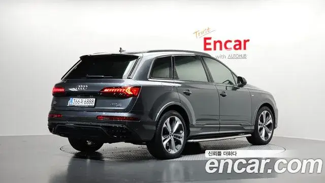 Audi Q7 2022 — ფოტო 4/20