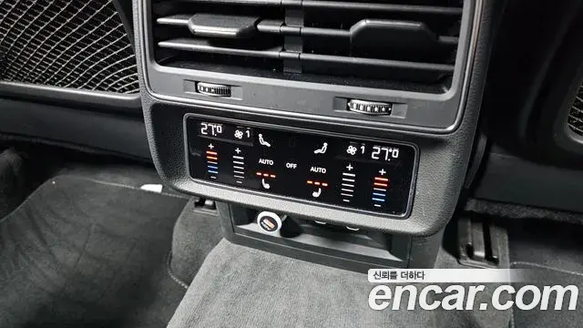 Audi Q7 2022 — ფოტო 3/20
