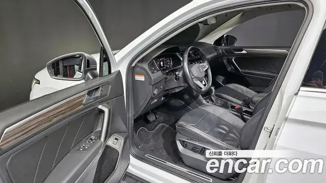 Volkswagen Tiguan Allspace 2023 — Şəkil 18/20