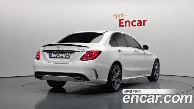 Mercedes-Benz C-Class 2018 — ფოტო 19/20