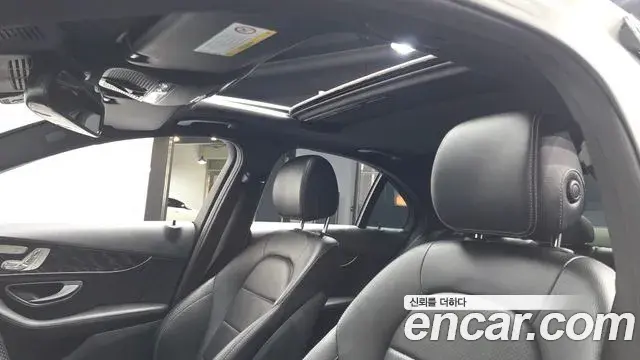 Mercedes-Benz C-Class 2018 — ფოტო 1/20