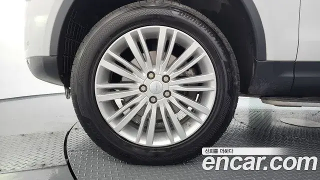 Land Rover Discovery 5 2018 — Şəkil 18/20