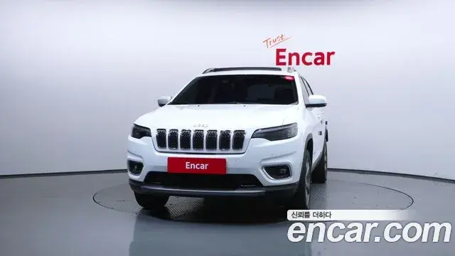 Jeep Cherokee 2021 — Фото 3/20