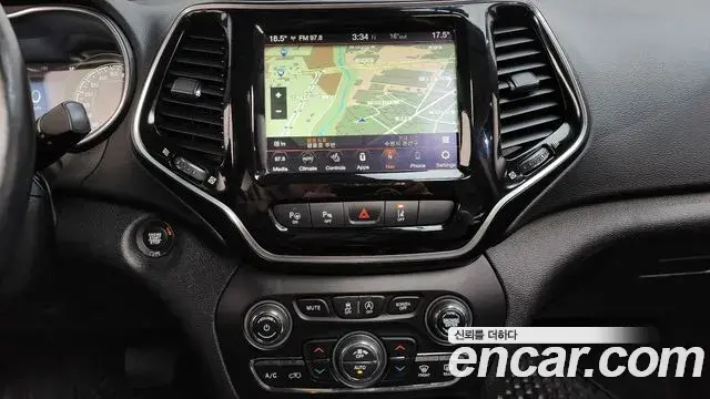 Jeep Cherokee 2021 — Фото 14/20