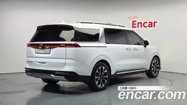 Kia Carnival 2020 — Photo 2/20