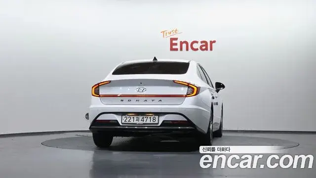 Hyundai Sonata Hybrid 2021 — Şəkil 10/20
