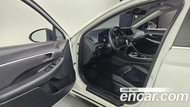 Hyundai Sonata Hybrid 2021 — Şəkil 17/20