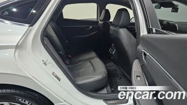 Hyundai Sonata Hybrid 2021 — Şəkil 13/20