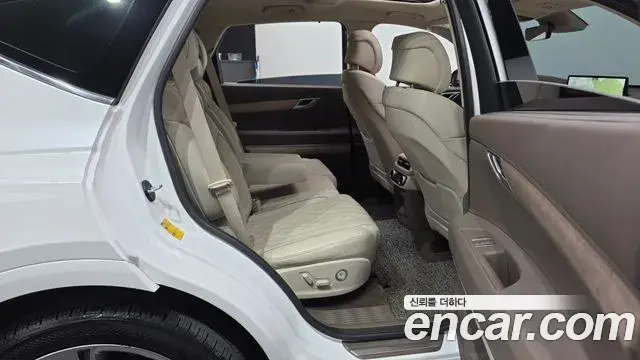 Genesis GV80 2021 — ფოტო 19/20