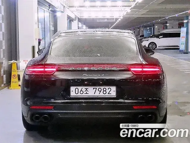 Porsche Panamera 2019 — Photo 19/20