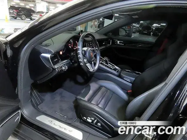 Porsche Panamera 2019 — Photo 17/20