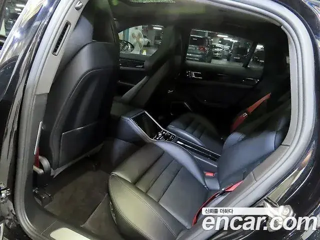 Porsche Panamera 2019 — Photo 10/20