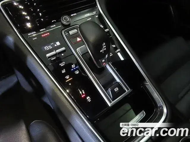 Porsche Panamera 2019 — Photo 15/20