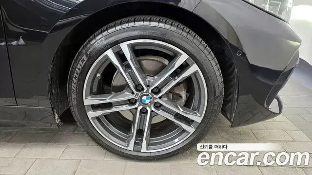 BMW 1 Series 2021 — Şəkil 9/20
