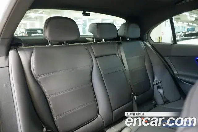 Mercedes-Benz C-Class 2024 — ფოტო 4/20