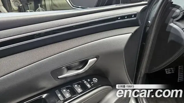 Hyundai Tucson Hybrid 2023 — Photo 18/20