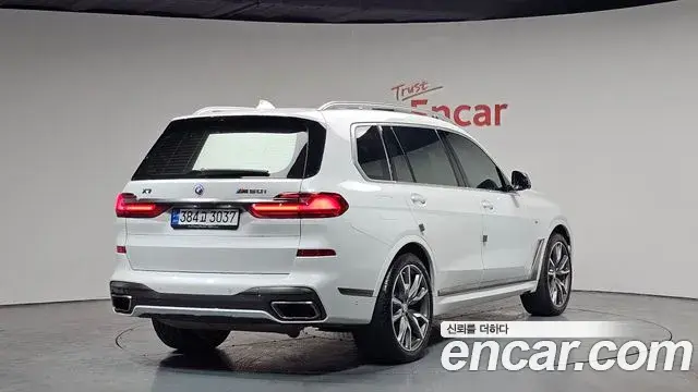 BMW X7 2022 — ფოტო 18/20