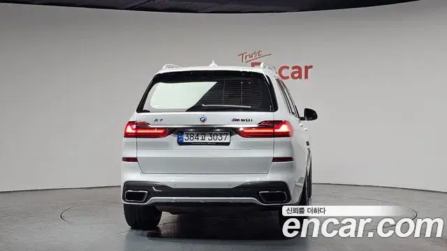 BMW X7 2022 — ფოტო 14/20