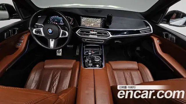 BMW X7 2022 — ფოტო 15/20