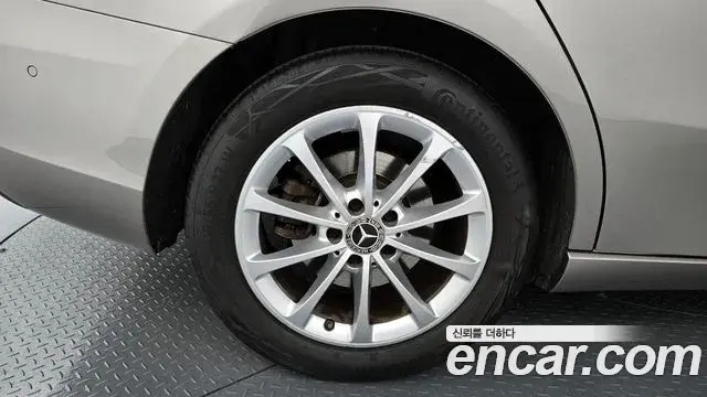 Mercedes-Benz A-Class 2020 — Фото 5/20