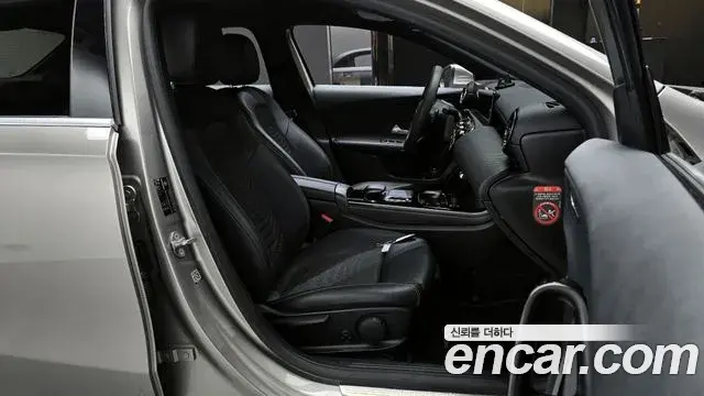 Mercedes-Benz A-Class 2020 — Фото 10/20