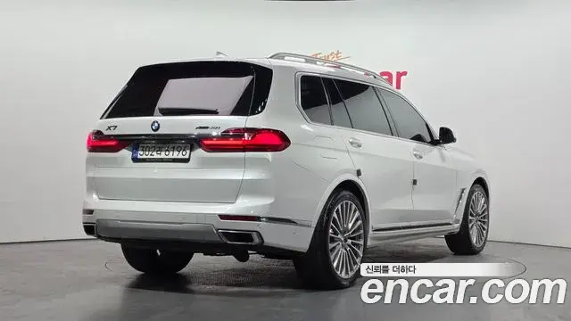 BMW X7 2021 — Фото 2/20