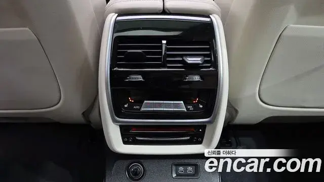 BMW X7 2021 — Фото 19/20