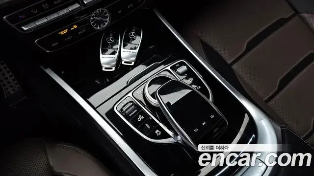 Mercedes-Benz G-Class 2021 — Photo 8/20