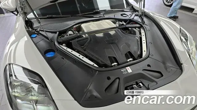Porsche Panamera 2025 — ფოტო 18/20