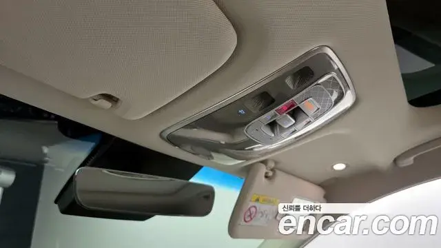 Genesis GV70 2023 — Photo 15/20